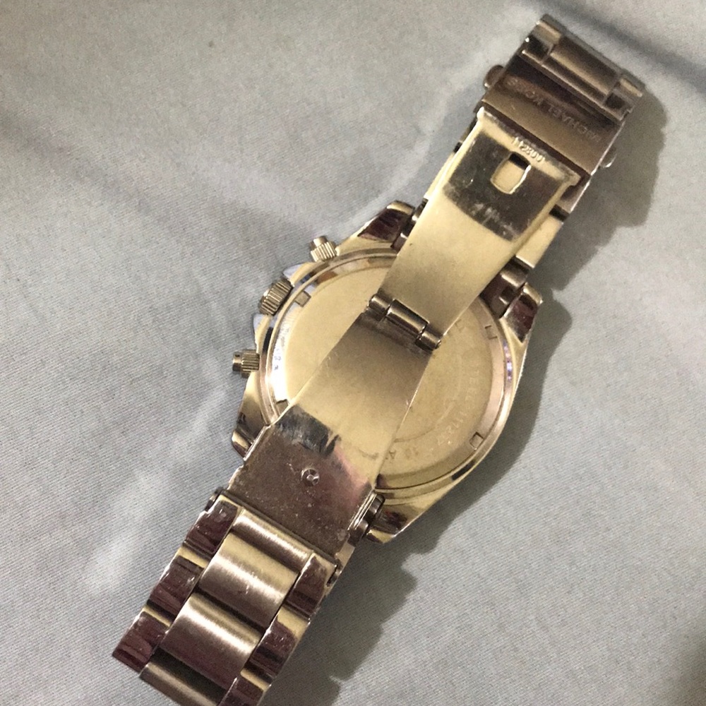 Women’s Michael kors watch - Picture 4 of 6